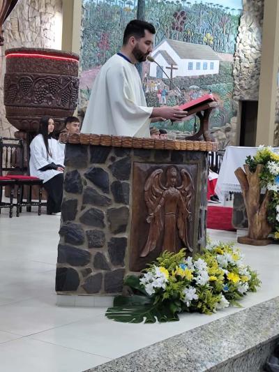 Terceira celebração do domingo reúne fiéis no Santuário de Nossa Senhora Aparecida